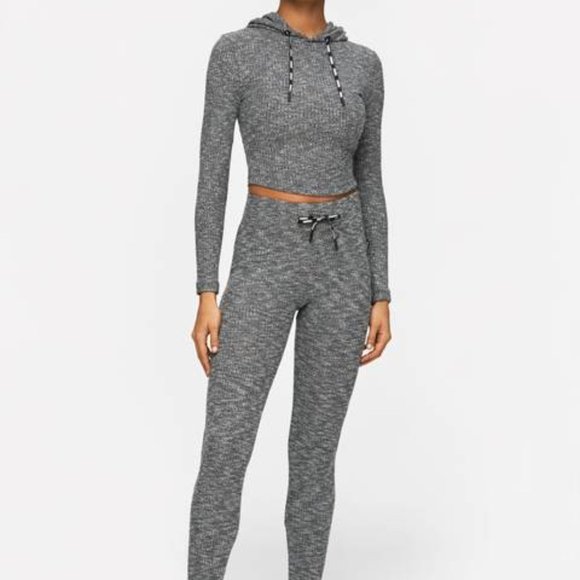 Cush Cropped Hoodie - Picture 4 of 5